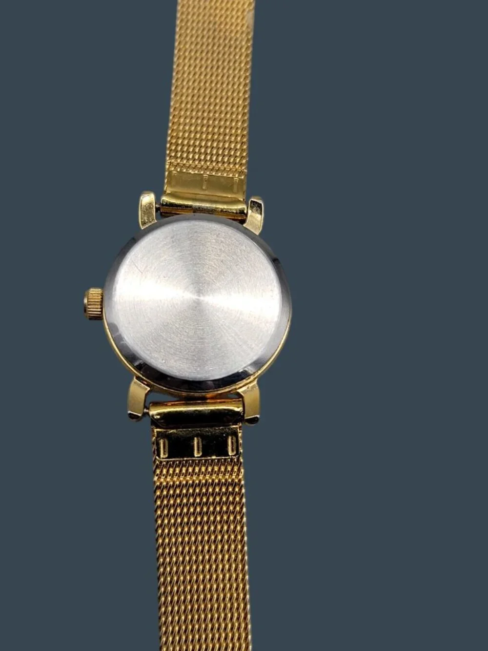 Vintage Shannons Ladies Watch Gold Tone Mesh Band Polished Case 20.5mm 7